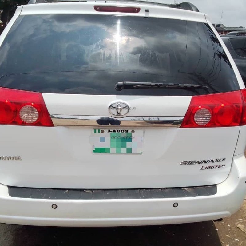 Toyota Sienna XLE 2005 for Sale In Lagos image