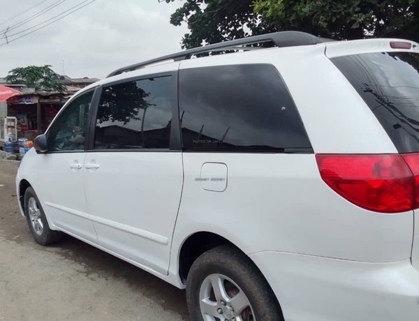 Toyota Sienna XLE 2005 for Sale In Lagos