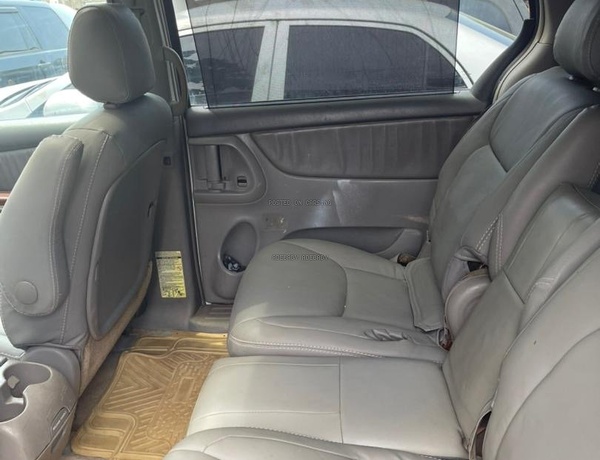 Toyota Sienna XLE 2005 for Sale In Lagos