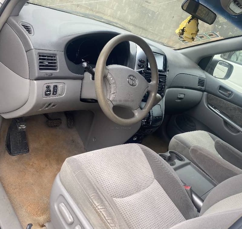 Toyota sienna 2008 model for sale in Ayobo ipaja Lagos image