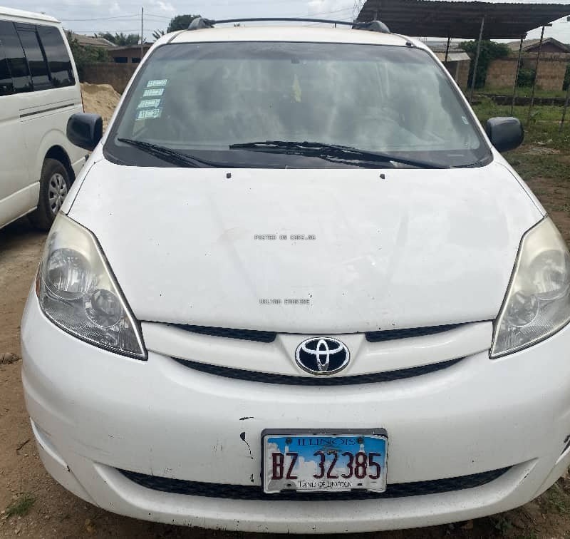 Toyota sienna 2008 model for sale in Ayobo ipaja Lagos image
