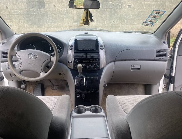 Toyota sienna 2008 model for sale in Ayobo ipaja Lagos