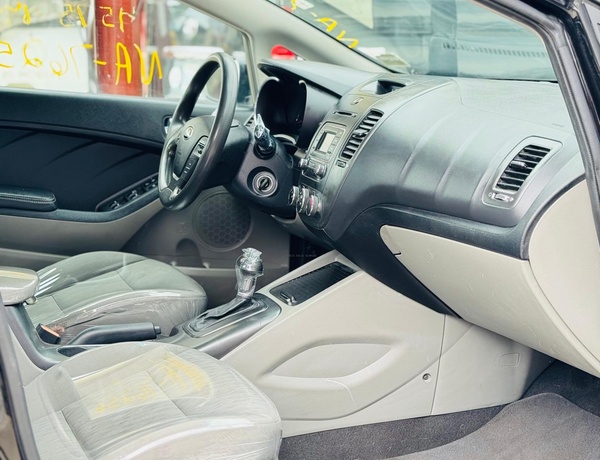 FOREIGN USED 🇱🇷KIA FORTE 2015   for sale In Lagos