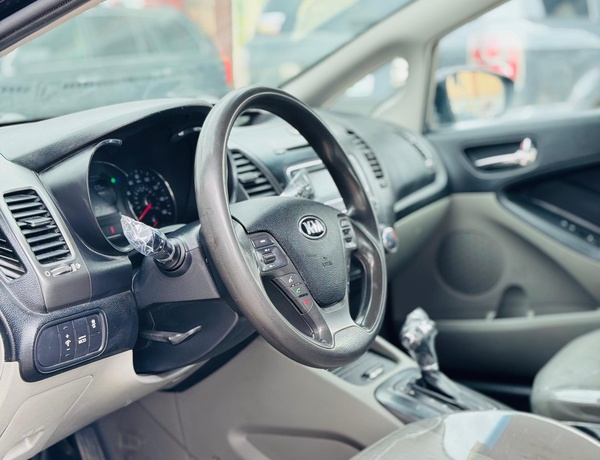 FOREIGN USED 🇱🇷KIA FORTE 2015   for sale In Lagos