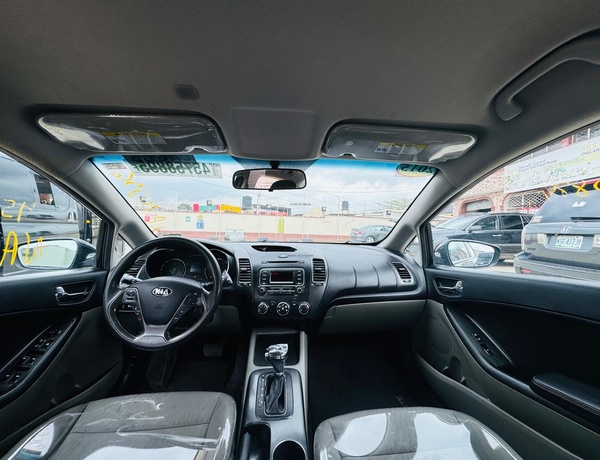 FOREIGN USED 🇱🇷KIA FORTE 2015   for sale In Lagos