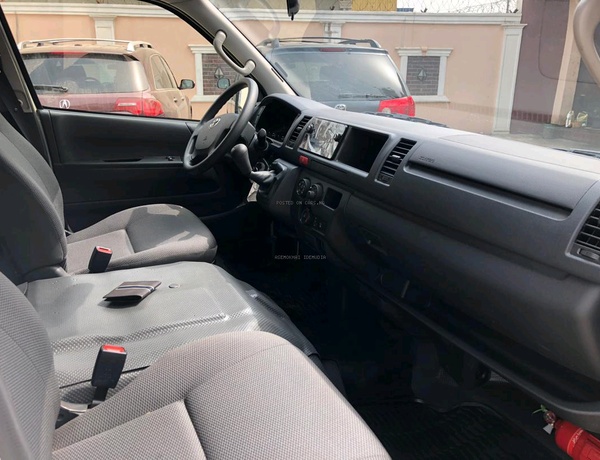 Toyota Hiace Hummer Bus 2014 for Sale in Abuja