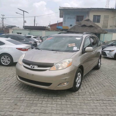 Foreign Used Toyota Sienna XLE for Sale In Lagos
