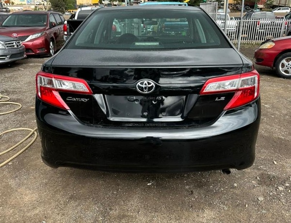 Foreign Used Toyota Camry 2014 for Sale In Lagos
