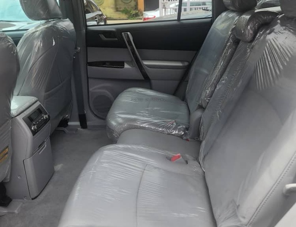 Foreign Used Toyota Highlander 2010 for Sale In Lagos