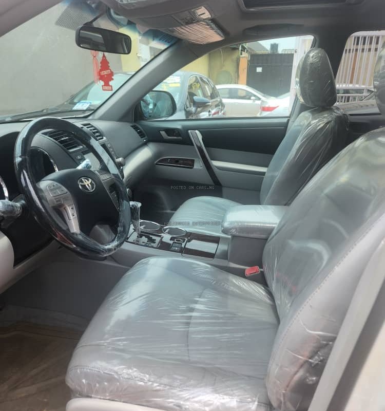 Foreign Used Toyota Highlander 2010 for Sale In Lagos image
