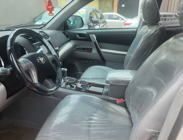 Foreign Used Toyota Highlander 2010 for Sale In Lagos