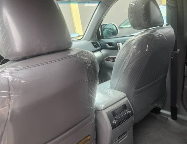 Foreign Used Toyota Highlander 2010 for Sale In Lagos