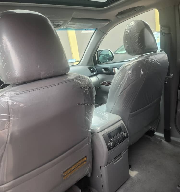 Foreign Used Toyota Highlander 2010 for Sale In Lagos image