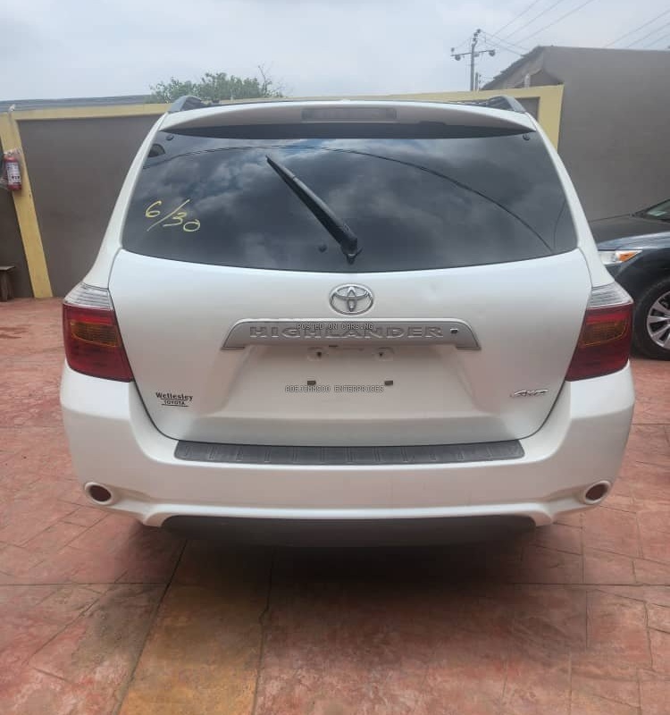 Foreign Used Toyota Highlander 2010 for Sale In Lagos image