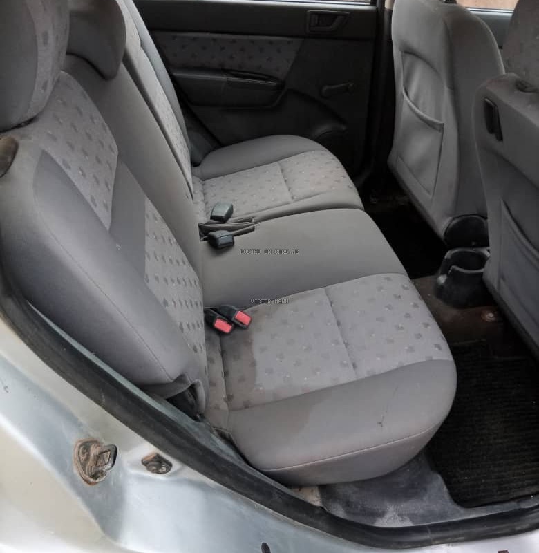 Foreign Used Hyundai Elantra Car 2005 Model image