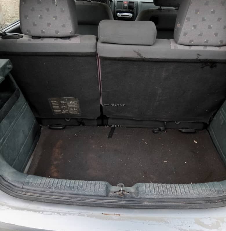 Foreign Used Hyundai Elantra Car 2005 Model image