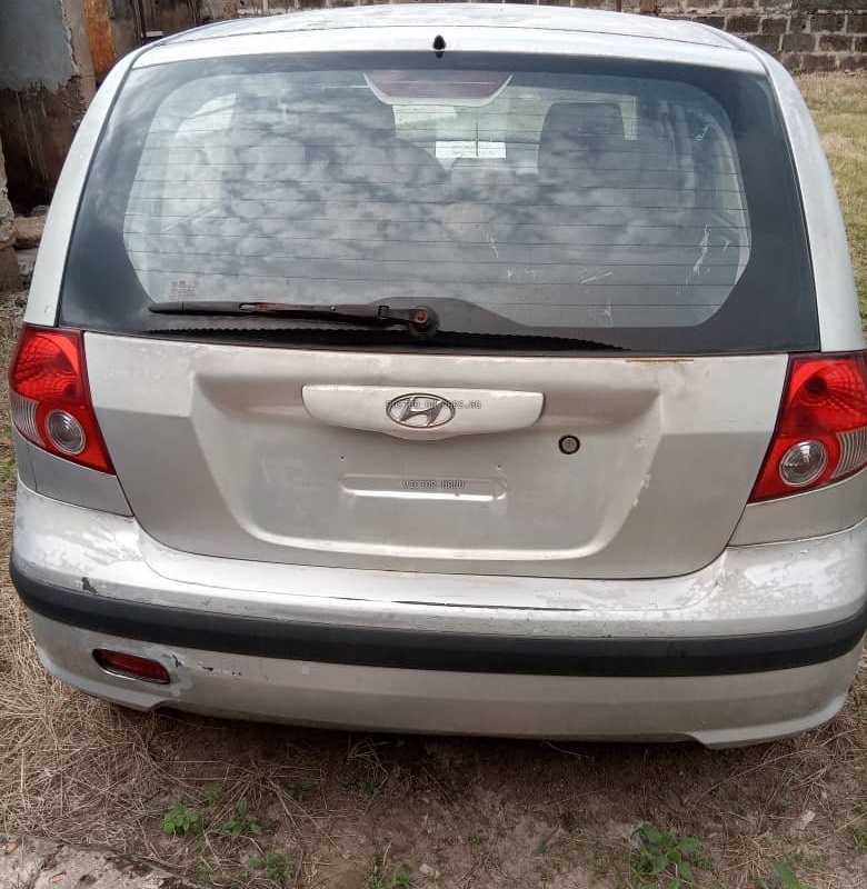 Foreign Used Hyundai Elantra Car 2005 Model image