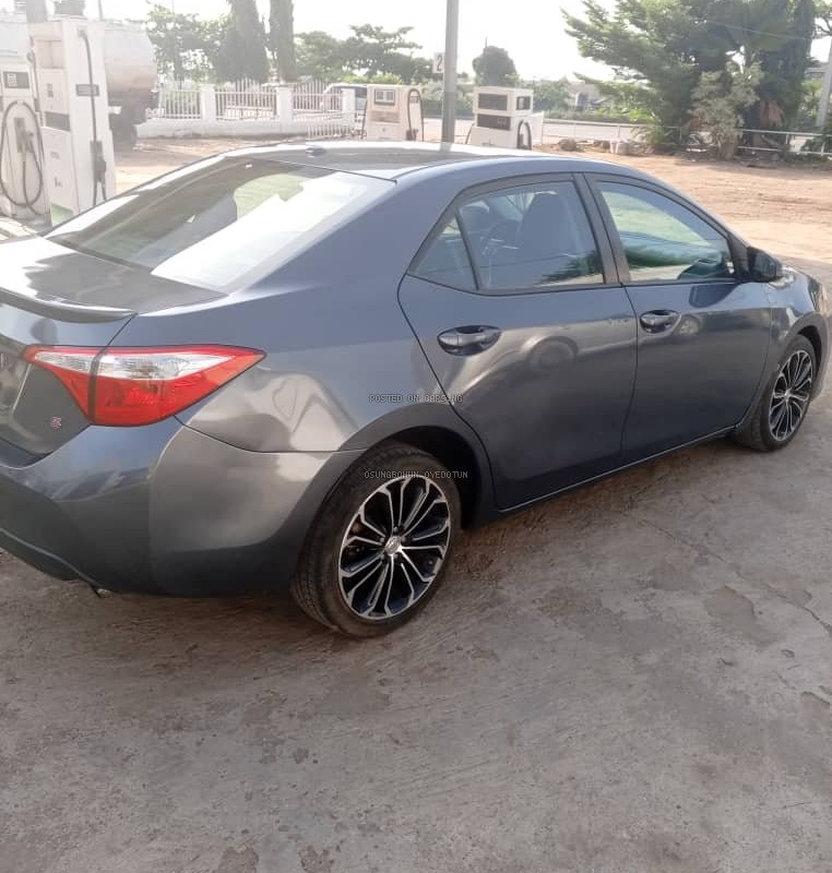 FOREIGN USED 2014 TOYOTA COROLLA SPORT image