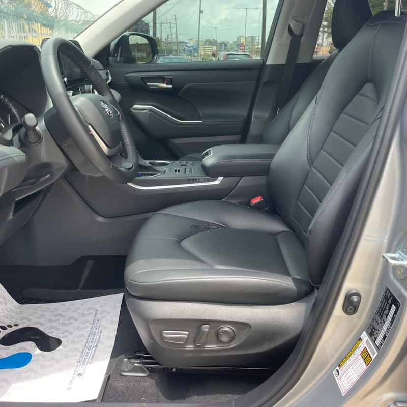 2023 Toyota Highlander Jeep XLE for Sale In Lagos image