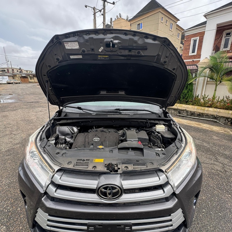 FOREIGN USED TOYOTA HIGHLANDER 2018 FOR SALE IN LAGOS image