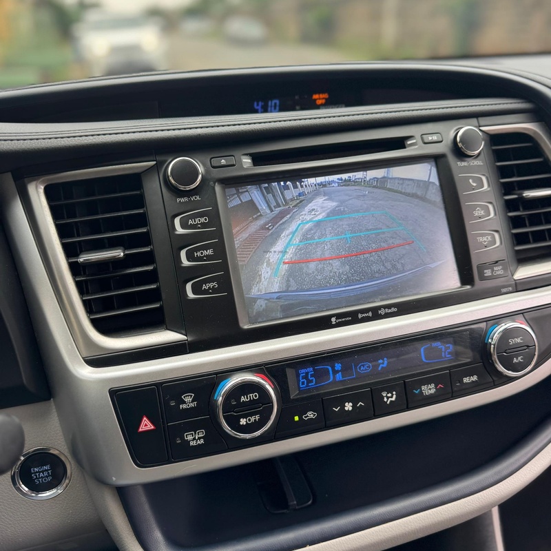 FOREIGN USED TOYOTA HIGHLANDER 2018 FOR SALE IN LAGOS image