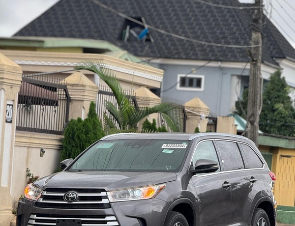 FOREIGN USED TOYOTA HIGHLANDER 2018 FOR SALE IN LAGOS
