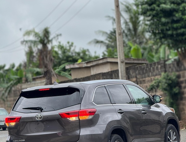 FOREIGN USED TOYOTA HIGHLANDER 2018 FOR SALE IN LAGOS