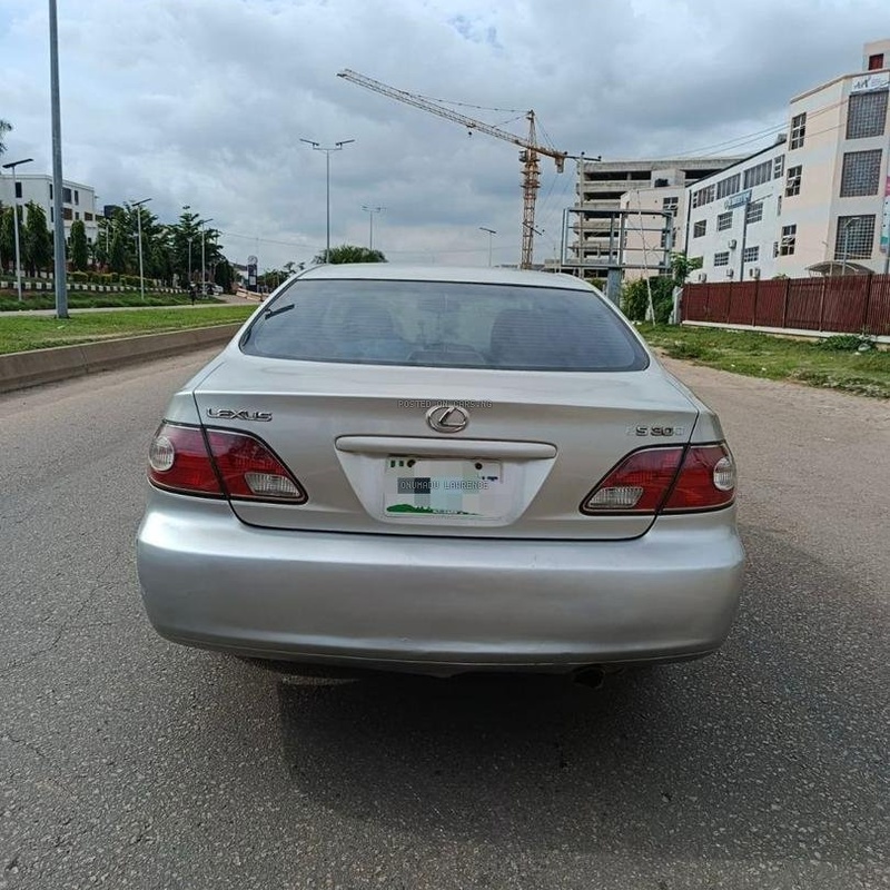 NIGERIAN USED 2004 LEXUS ES330 FOR SALE IN ABUJA image