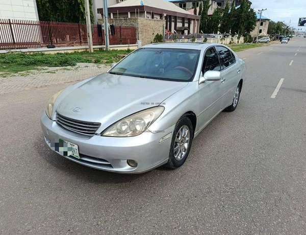 NIGERIAN USED 2004 LEXUS ES330 FOR SALE IN ABUJA