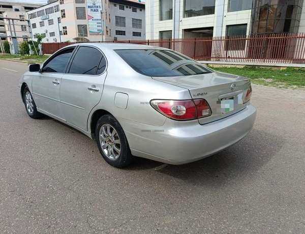 NIGERIAN USED 2004 LEXUS ES330 FOR SALE IN ABUJA