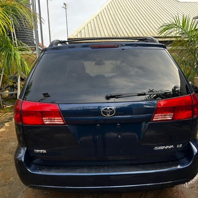 2005 TOYOTA SIENNA FOR SALE IN ABUJA