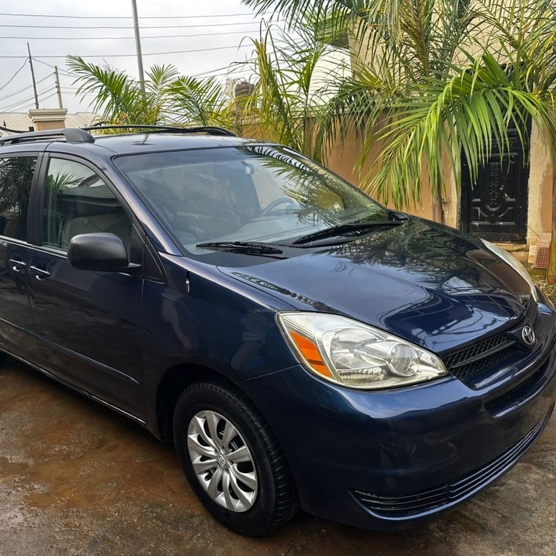 2005 TOYOTA SIENNA FOR SALE IN ABUJA image