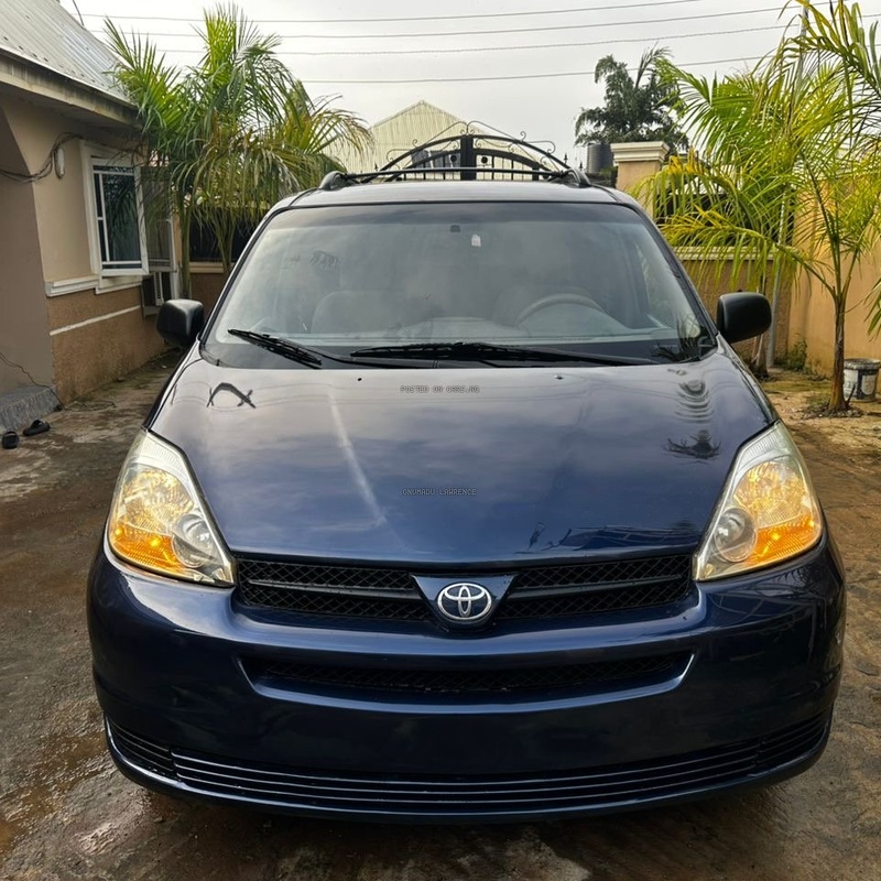 2005 TOYOTA SIENNA FOR SALE IN ABUJA image