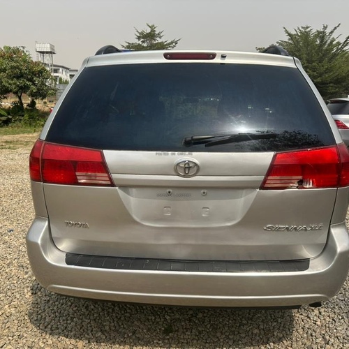 2005 TOYOTA SIENNA XLE FOR SALE IN ABUJA