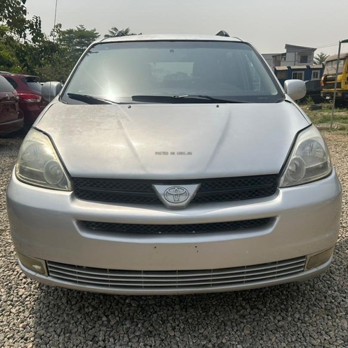 2005 TOYOTA SIENNA XLE FOR SALE IN ABUJA