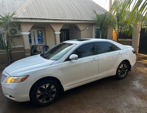 2008 TOYOTA CAMRY XLE IN ABUJA FOR SALE