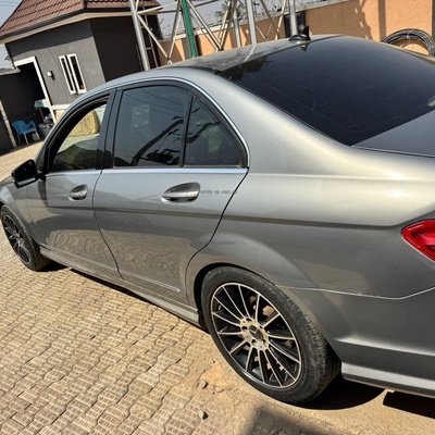 2009 MERCEDES BENZ C300 FOR SALE IN ABUJA