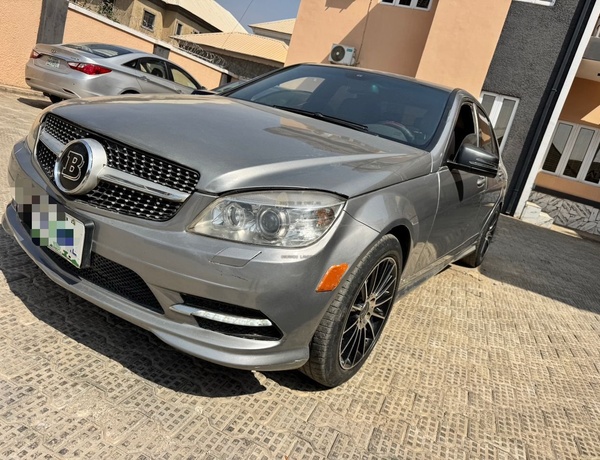 2009 MERCEDES BENZ C300 FOR SALE IN ABUJA