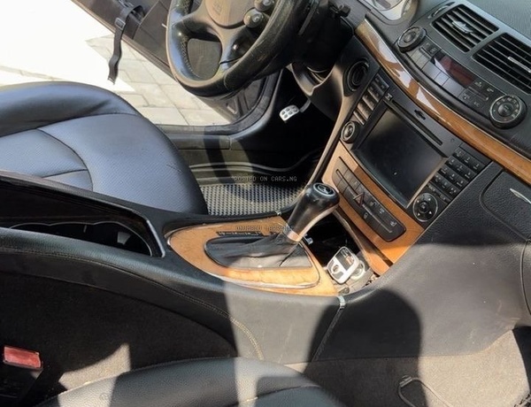 2009 MERCEDES BENZ E350 FOR SALE IN ABUJA