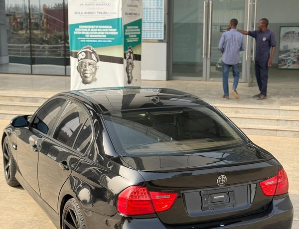 2009 BMW E90 3 series FOR SALE IN ABUJA