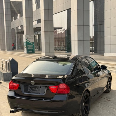 2009 BMW E90 3 series FOR SALE IN ABUJA