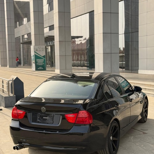 2009 BMW E90 3 series FOR SALE IN ABUJA