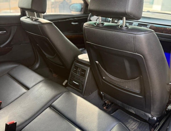 2009 BMW E90 3 series FOR SALE IN ABUJA