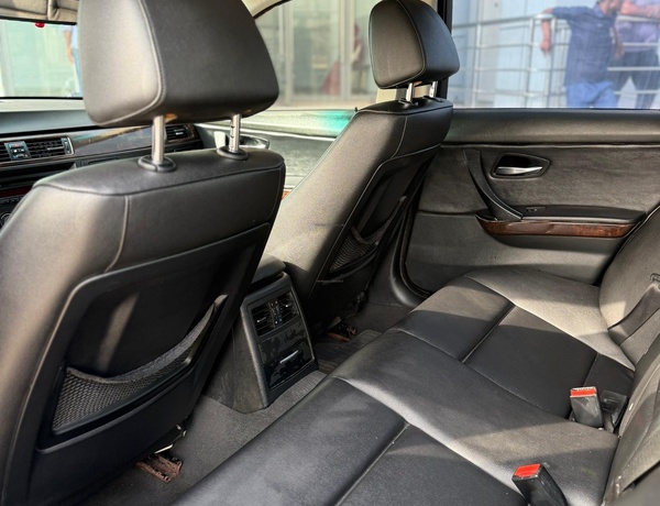 2009 BMW E90 3 series FOR SALE IN ABUJA