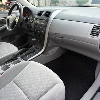 FOREIGN USED 2010 TOYOTA COROLLA LE IN ABUJA