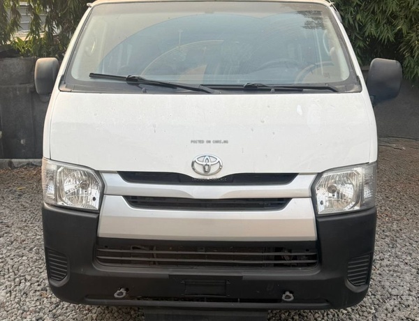 2010 TOYOTA HIACE 14 SEATERS FOR SALE IN ABUJA