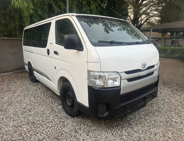 2010 TOYOTA HIACE 14 SEATERS FOR SALE IN ABUJA