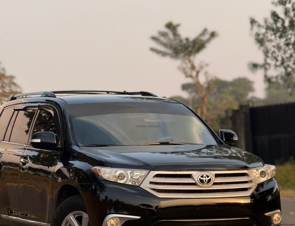 2010 TOYOTA HIGHLANDER FOR SALE IN ABUJA