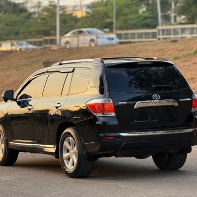 2010 TOYOTA HIGHLANDER FOR SALE IN ABUJA
