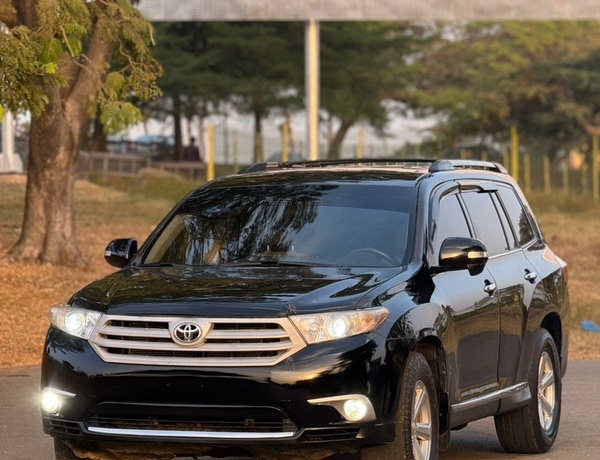 2010 TOYOTA HIGHLANDER FOR SALE IN ABUJA